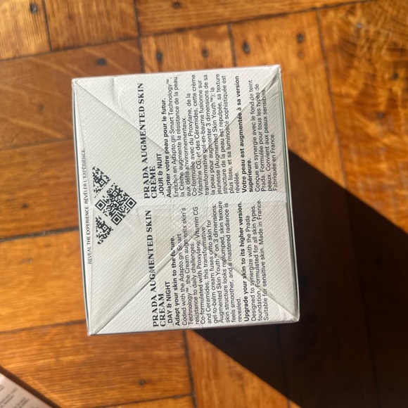 NIB Prada Augmented Skin Cleanser and Moisturizer - Picture 4 of 4